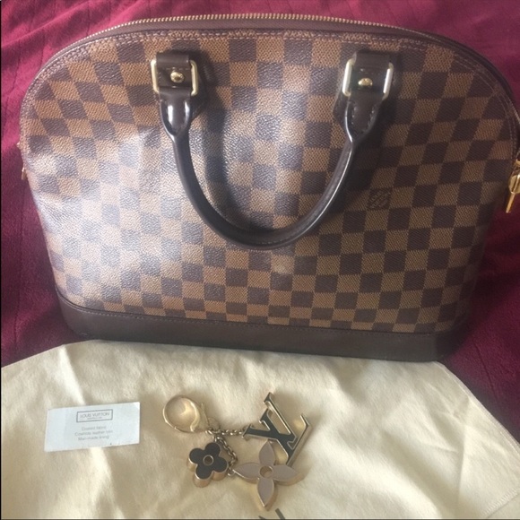Louis Vuitton Handbags - Louis Vuitton Damier bag